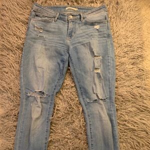 Levi’s 711 jean (size 6)